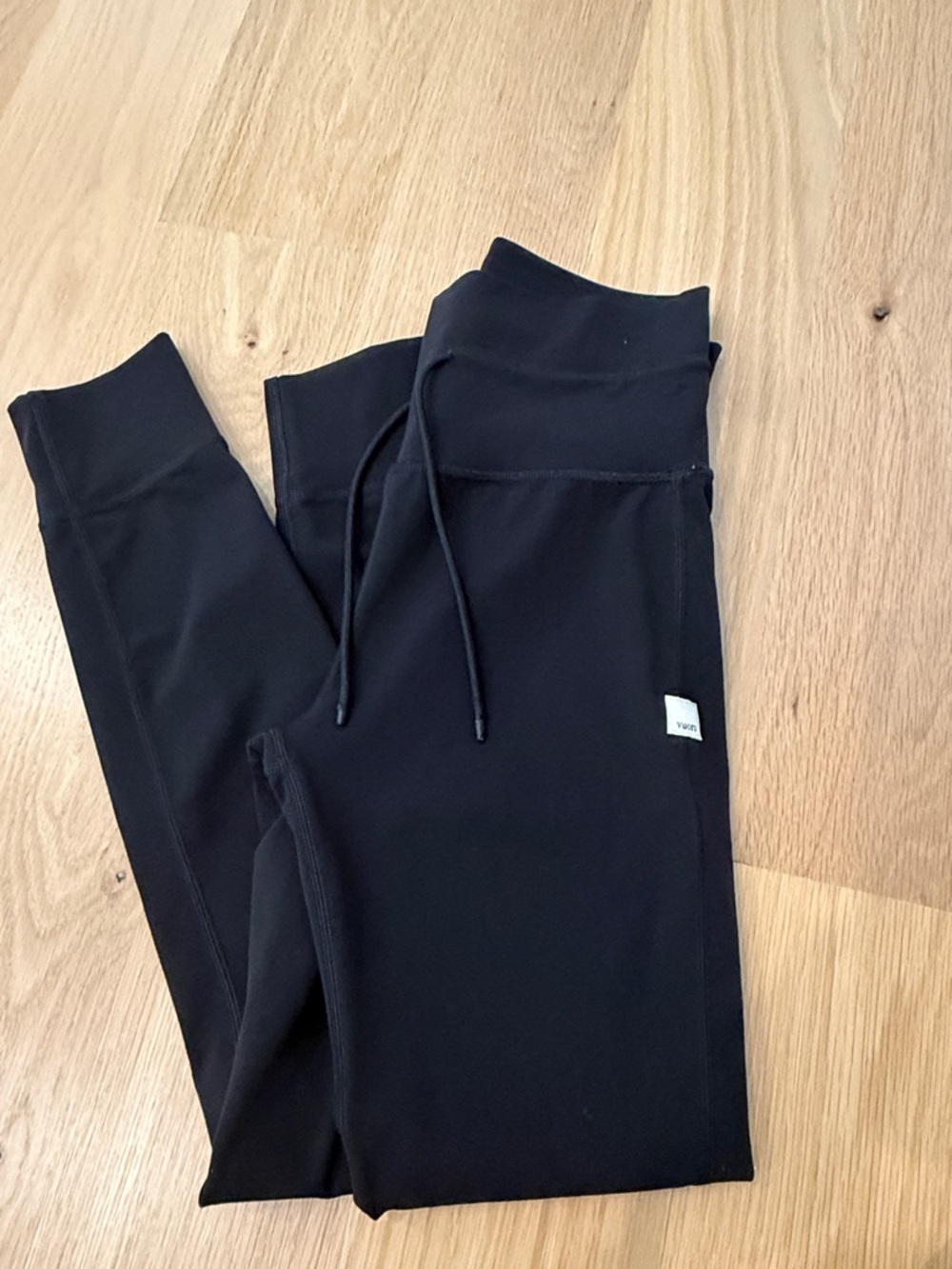 Vuori Black High-Rise Drawstring Leggings - Picture 3 of 4